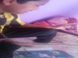 قالت وزارة "التنمية" السعودية إن الفيديو قديم وكوادر الوزارة تتابع القضية مع الأب وابنه - يوتيوب