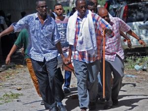 خمسة أشخاص على الأقل قتلوا الاثنين في انفجار سيارة مفخخة قرب بلدية مقديشو ـ أ ف ب