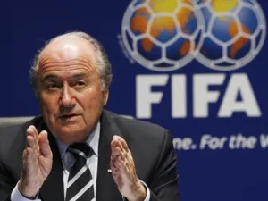FIFA president Blatter says point deduction or relegation 'ideal punishment' for racism