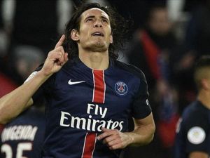 كافاني يحتفل بهدفه