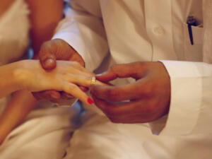 التهديدبالزوجة الثانية عنف