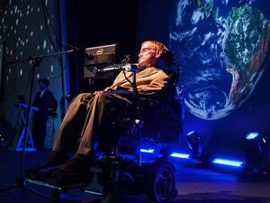 Stephen Hawking gives a lecture during the Starmus Festival on the Spanish Canary island of Tenerife on September 23, 2014. (Desiree Martin/ AFP)