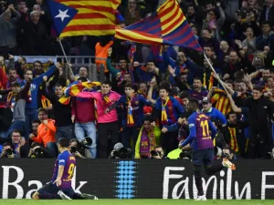 سواريز (يسار) يتألق ويمنح برشلونة فوزاً مهماً