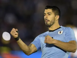  Russia are into the next round of the World Cup, with Egypt and Saudi Arabia out, after Uruguay earned a Group A victory. 