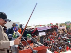 الرئيس السوداني عمر البشير خلال افتتاح حقل نفطي/أ.ف.ب