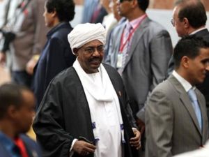 الرئيس السوداني خلال القمة العربية في سرت