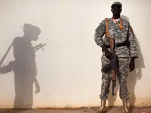 مقاتل من جيش تحرير السودان/أ.ف.ب