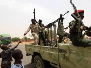 القتال بين القبائل شكل المصدر الاكبر للعنف في دارفور وادى الى نزوح ما يقدر بـ300 الف شخص