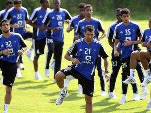 مشجع هلالي يتعرى