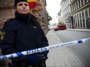 وقع الحادث أثناء عملية تفتيش كانت الشرطة تقوم بها في أحد البيوت