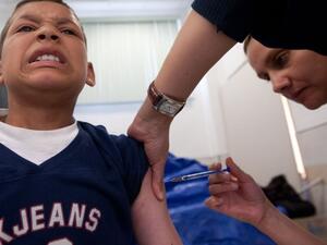 Experts says the best protection against the H1N1 virus is a yearly dose of the flu vaccine. (AFP/Jesus Alcazar)