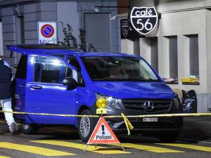 قتيلان وجريح بحالة خطرة في اطلاق نار بمقهى في بازل السويسرية
