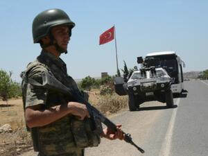 تهريب البضائع والاشخاص مهنة تزدهر على الحدود التركية السورية
