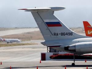 طائرتان عسكريتان روسيتان تهبطان في فنزويلا
