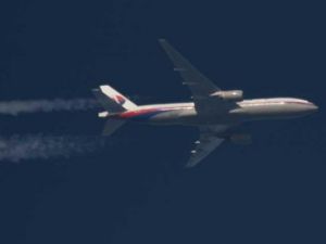 العثور على حطام في موزمبيق يعتقد أنه للطائرة الماليزية المفقودة