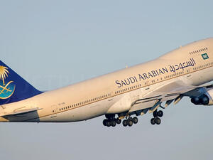 هبوط طائرة سعودية اضطرارياً في مطار القاهرة لإنقاذ راكب أصيب بوعكة صحية
