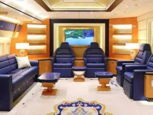 الطائرة من الداخل