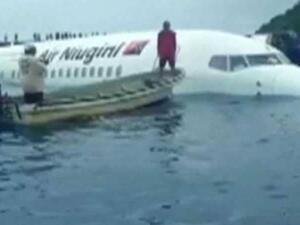 الطائرة "العائمة".. غطاسون يفكون "اللغز الوحيد"
