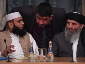 يضم فريق طالبان 14 عضوا، بينهم 5 سجناء سابقين في غوانتانامو