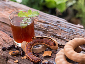 يحتوي التمر الهندي على مضادات حيوية تعمل على تطهير الجسم من السموم