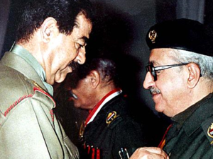 طارق عزيز من ابرز السياسيين الذين ظلو موالين للرئيس العراقي صدام حسين 