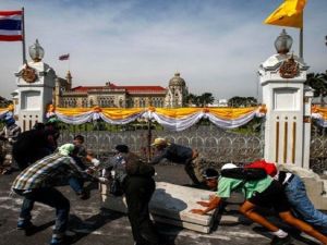 استهداف مبنى حكومي في تايلاند بمواد متفجرة
