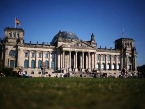 مبنى الرايخستاغ في برلين الذي يضم مجلس النواب الاتحادي
