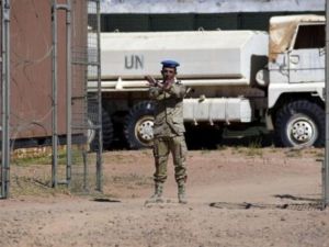 تمديد مهمة بعثة الامم المتحدة بالصحراء الغربية عاما اخر
