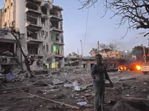 ارتفاع عدد قتلى الهجوم على فندق في مقديشو إلى 15
