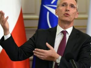 الامين العام لحلف شمال الاطلسي ينس ستولتنبرغ في وارسو
