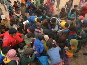 اكثر من 60 الف سوري عالقون على الحدود الاردنية
