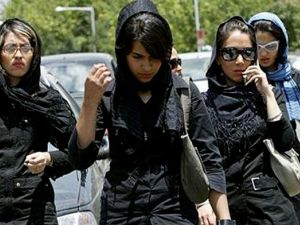 تعيين 7 آلاف مخبر مدني لمحاربة "المنكر" في طهران
