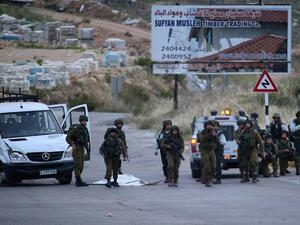 استشهاد فلسطيني بعدما صدم بسيارته مجموعة اسرائيليين بالضفة