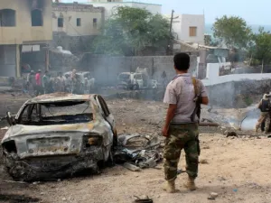  انتحاري يفجر نفسه وسط طابور المتقدمين للتجنيد
