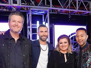 "جون ليجند، كيلي كلاركسون، آدم ليفن، بلاك شيلتون"