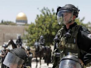 آلاف المصلين يتوافدون لأداء الجمعة الأخيرة في الأقصى 