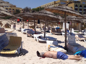 اجلاء الاف السياح من تونس اثر هجوم دام على فندق