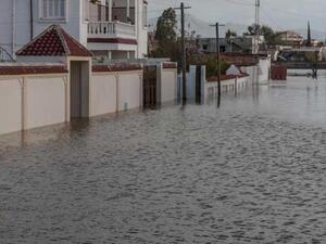 أنقذ الجيش التونسي 92 تلميذاً وستة معلمين حاصرتهم المياه في مدرسة بمطماطة الجديدة