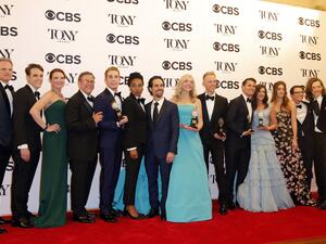 شاهد إطلالات النجمات في حفل Tony Awards 2017
