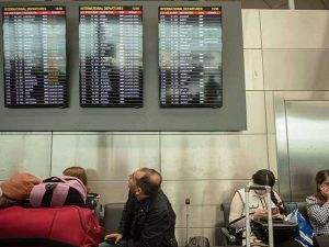 السلطات التركية تفتش حقائب مسافرين قادمين من ألمانيا بكلاب بوليسية
