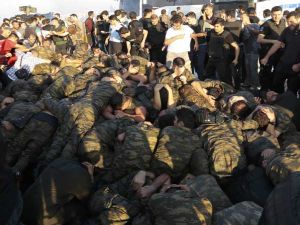 اعتقال قائد لواء الكوماندوز الـ11 في دنيزلي التركية على خلفية محاولة الانقلاب