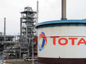 Total last November signed a deal worth $4.8 billion with China’s CNPC and Iran’s Petropars. (Denis Charlet/ AFP)