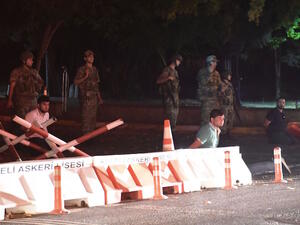 دمشق مبتهجه بعد تقارير عن الانقلاب العسكري في تركيا