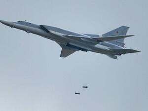 ظهرت المشاهد أيضاً اماكن سقوط الصواريخ واشتعالها.

