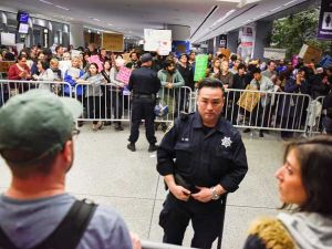 رفض المسؤول الانتقادات التي وجهت لطريقة تنفيذ خطة ترامب 