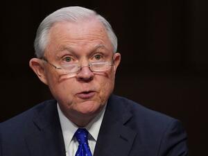 جاءت اتهامات ترامب لكومي، بالتزامن مع استعداد الأخير لنشر كتاب جديد يقارن فيه بين ترامب وزعيم مافيا 