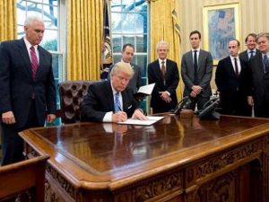 إدارة ترامب تسأل الأمريكيين اي الوزارات يريدون الغاءها
