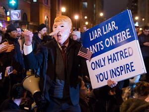 ترامب أدلى بـ768 تصريحًا كاذبًا أو مضللًا حول الاقتصاد منذ توليه منصبه