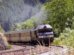 الكشف عن خطة لإنشاء سكة حديد تربط إسرائيل بـ"دول عربية معتدلة"
