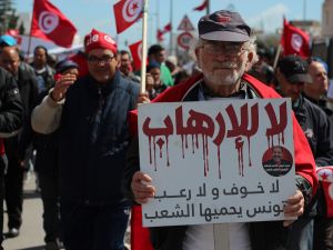 المخابئ تضم حوالي 22 قذيفة آر.بي.جي وبنادق كلاشنيكوف